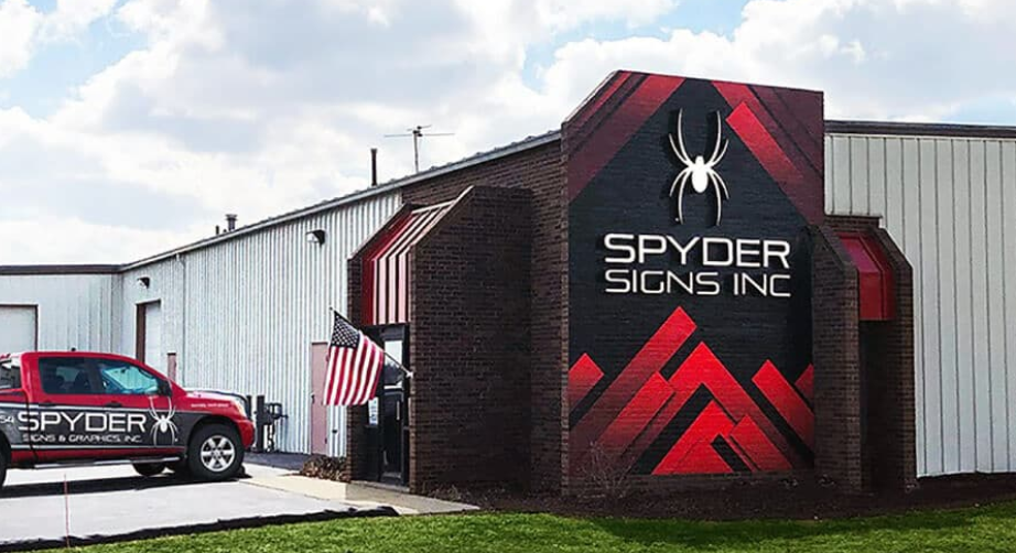 Spyder signs building